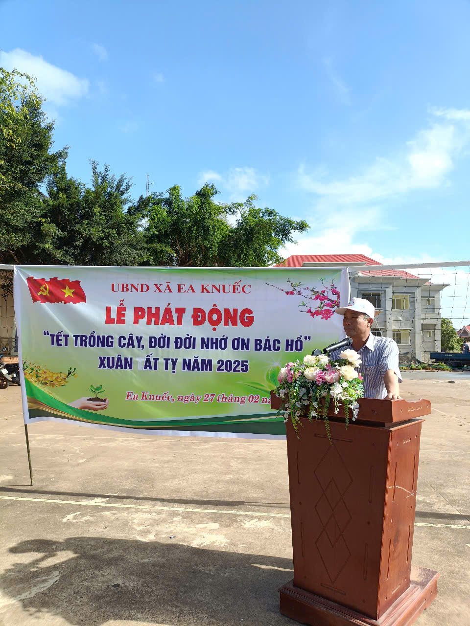 UBND XÃ ÊA KNUÊC TỔ CHỨC LỄ PHÁT ĐỘNG “TẾT TRỒNG CÂY, ĐỜI ĐỜI NHỚ NHỚ ƠN  BÁC HỒ” XUÂN ẤT TỴ NĂM 2025